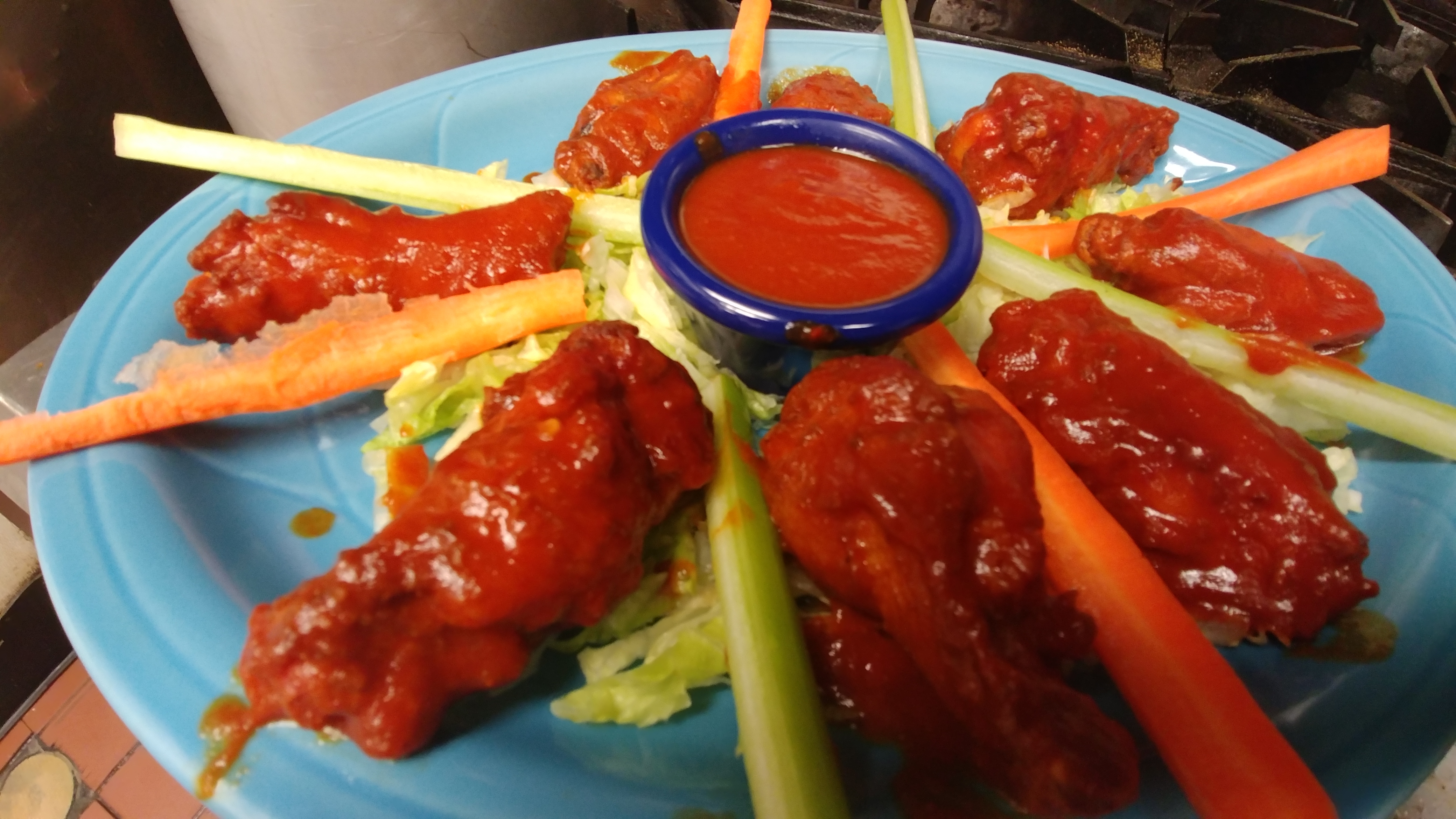 Order 8 Chicken Wings food online from Mi Jalisco Family Mexican store, Aloha on bringmethat.com