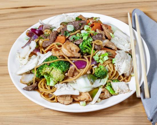 Order House Lo Mein food online from Chaufa Line store, Lugoff on bringmethat.com