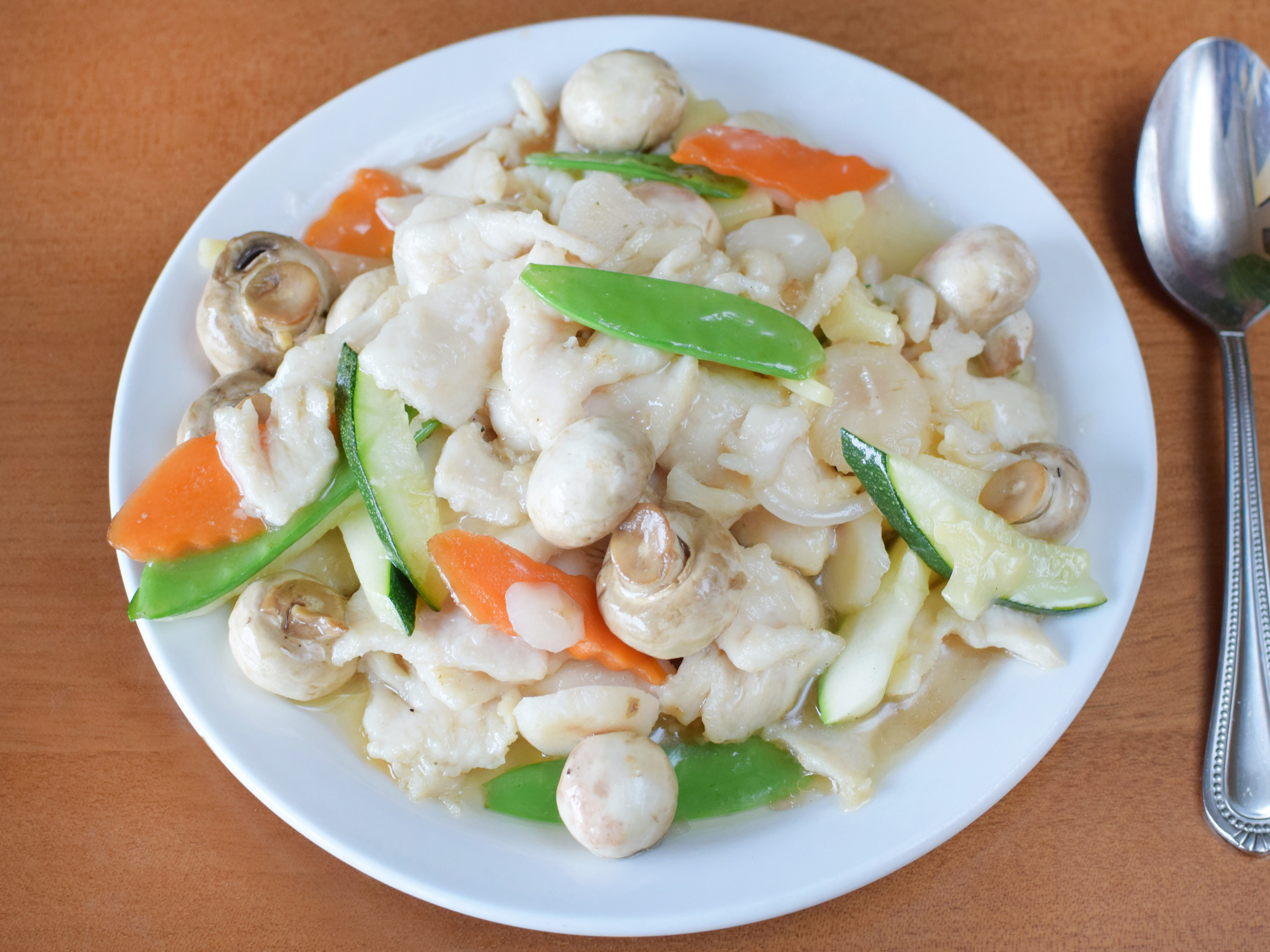 Order 6. Mushroom Chicken food online from Jasmine Garden Chinese restaurant store, Riverside on bringmethat.com