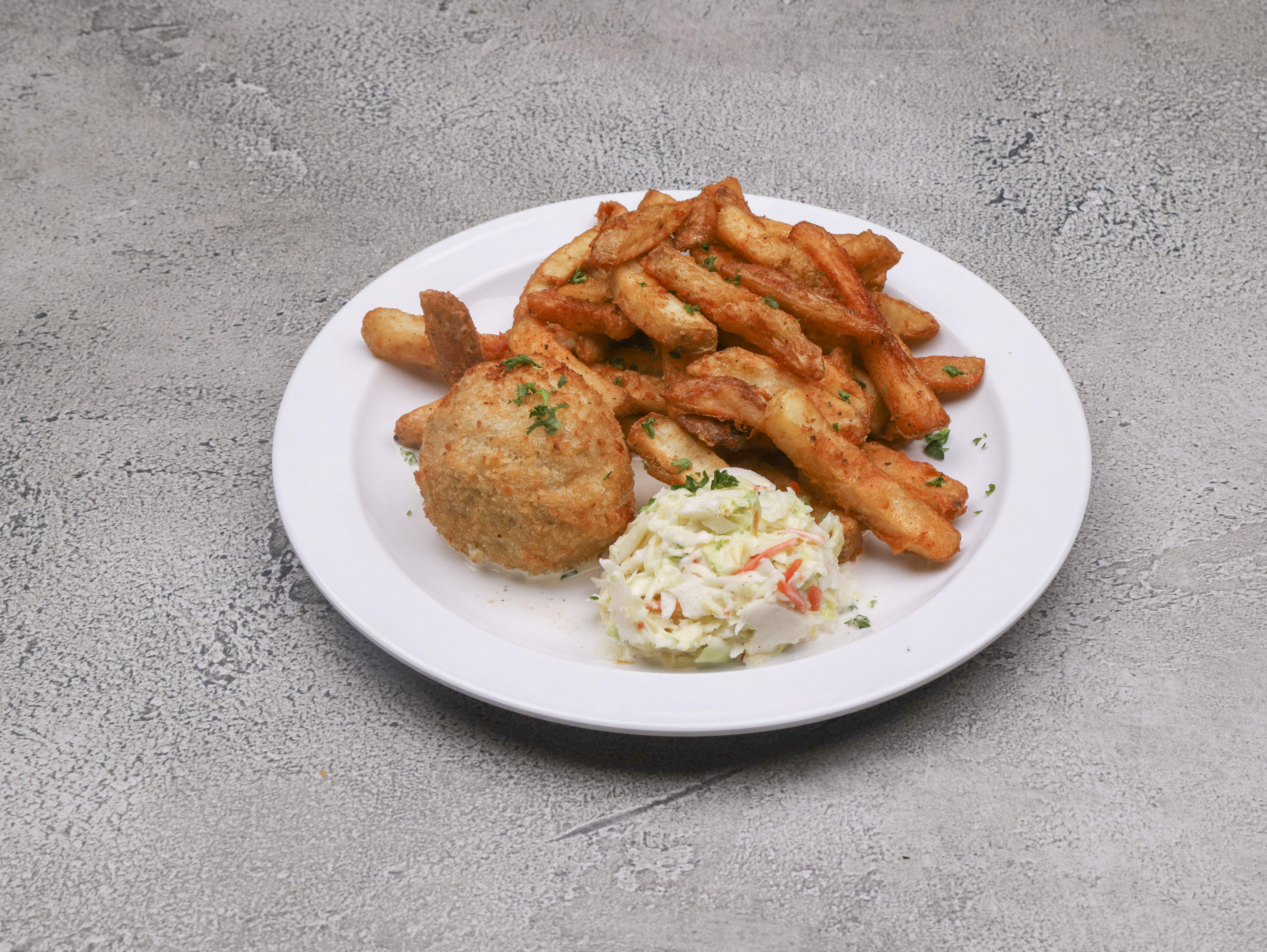 Order 1 Crabcake, French Fries and Coleslaw Platter food online from Bobby Chez store, Cherry Hill on bringmethat.com