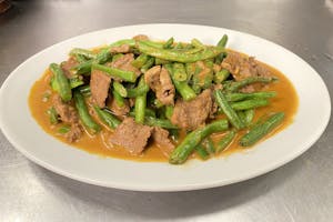 Order 44. Beef & Green Bean food online from Mahar Thai Taste store, Saint Paul on bringmethat.com