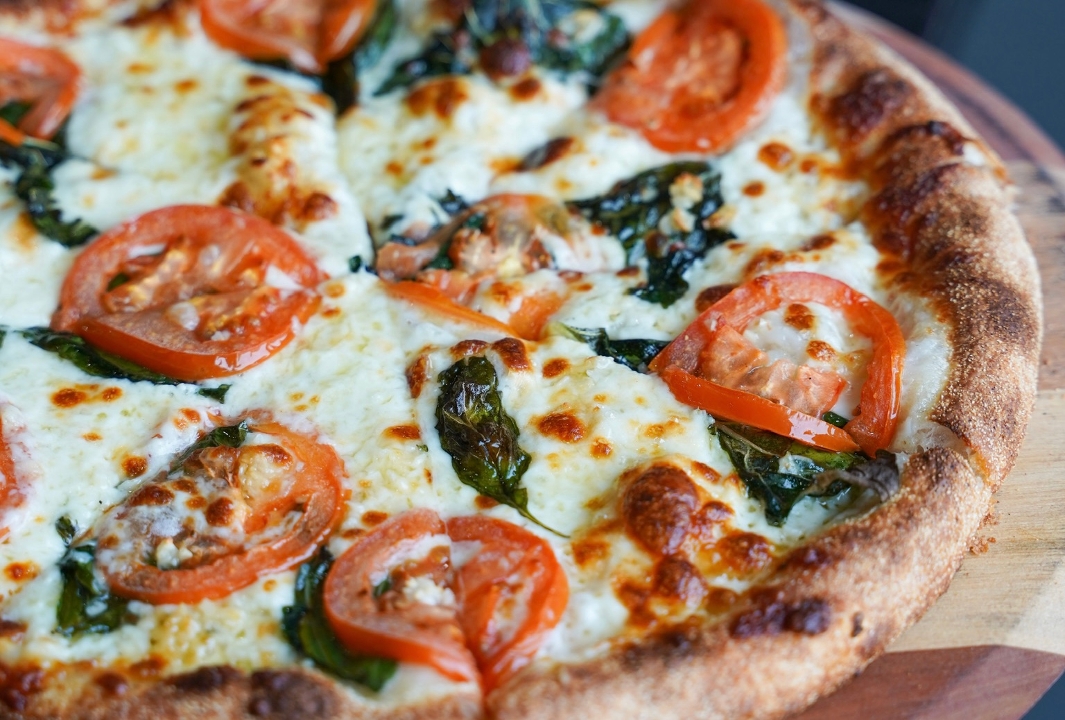Order SM 10" MARGHERITA food online from DaddyO's Pizza store, Houston on bringmethat.com