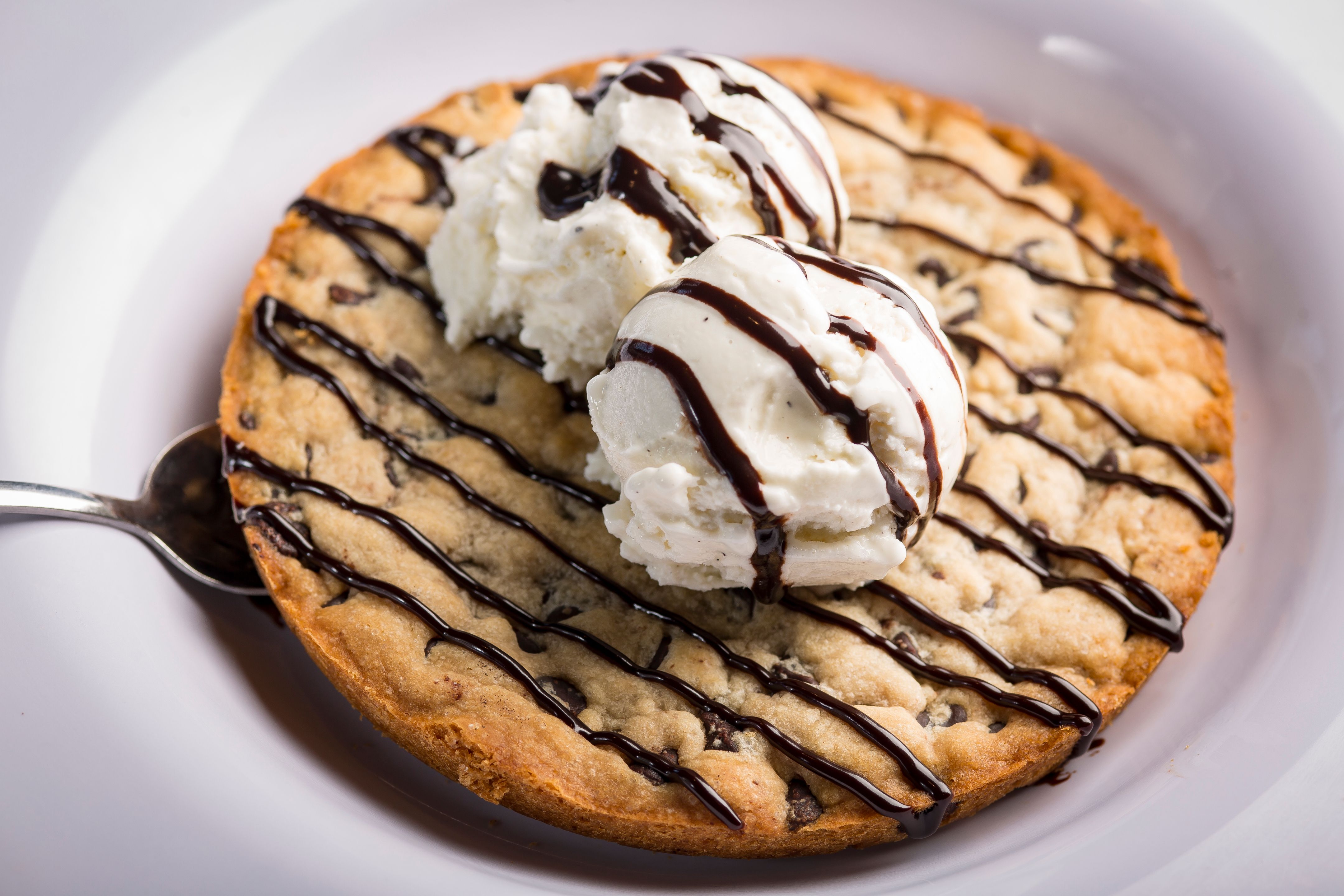 Order Deep Dish Cookie  food online from Rosati's Pizza store, Hoschton on bringmethat.com