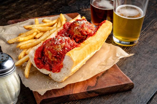 Order Meatball Sandwich food online from Pizzeria Uno store, Chicago on bringmethat.com