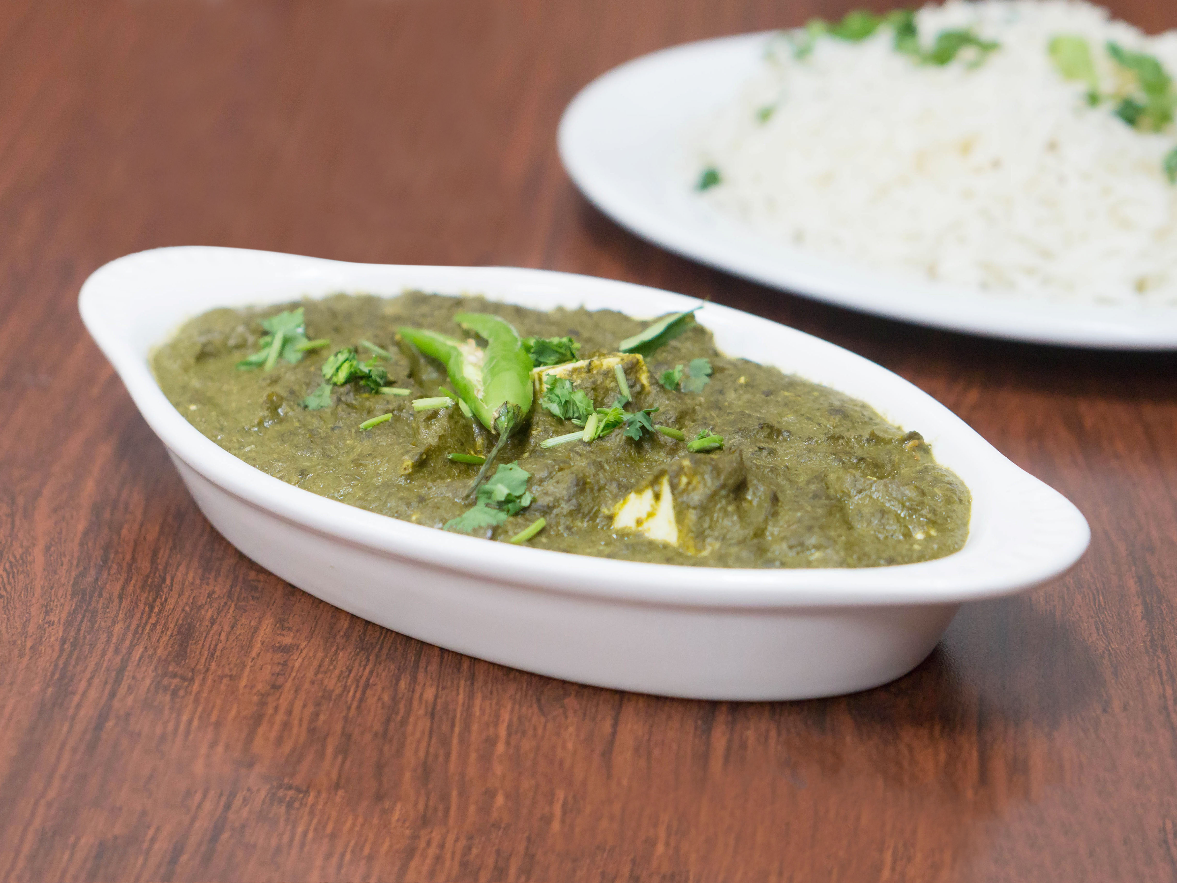 Order 12.  Vegetarian Palak Paneer food online from Standard Sweets & Spices store, Fresno on bringmethat.com