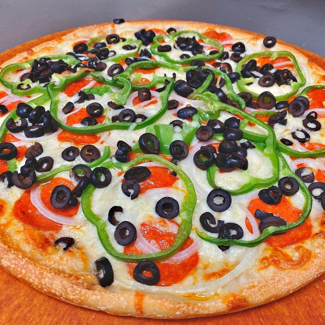 Order Toti's Special Pizza - Small 10" food online from Totis Pizza & Grill store, Pawtucket on bringmethat.com