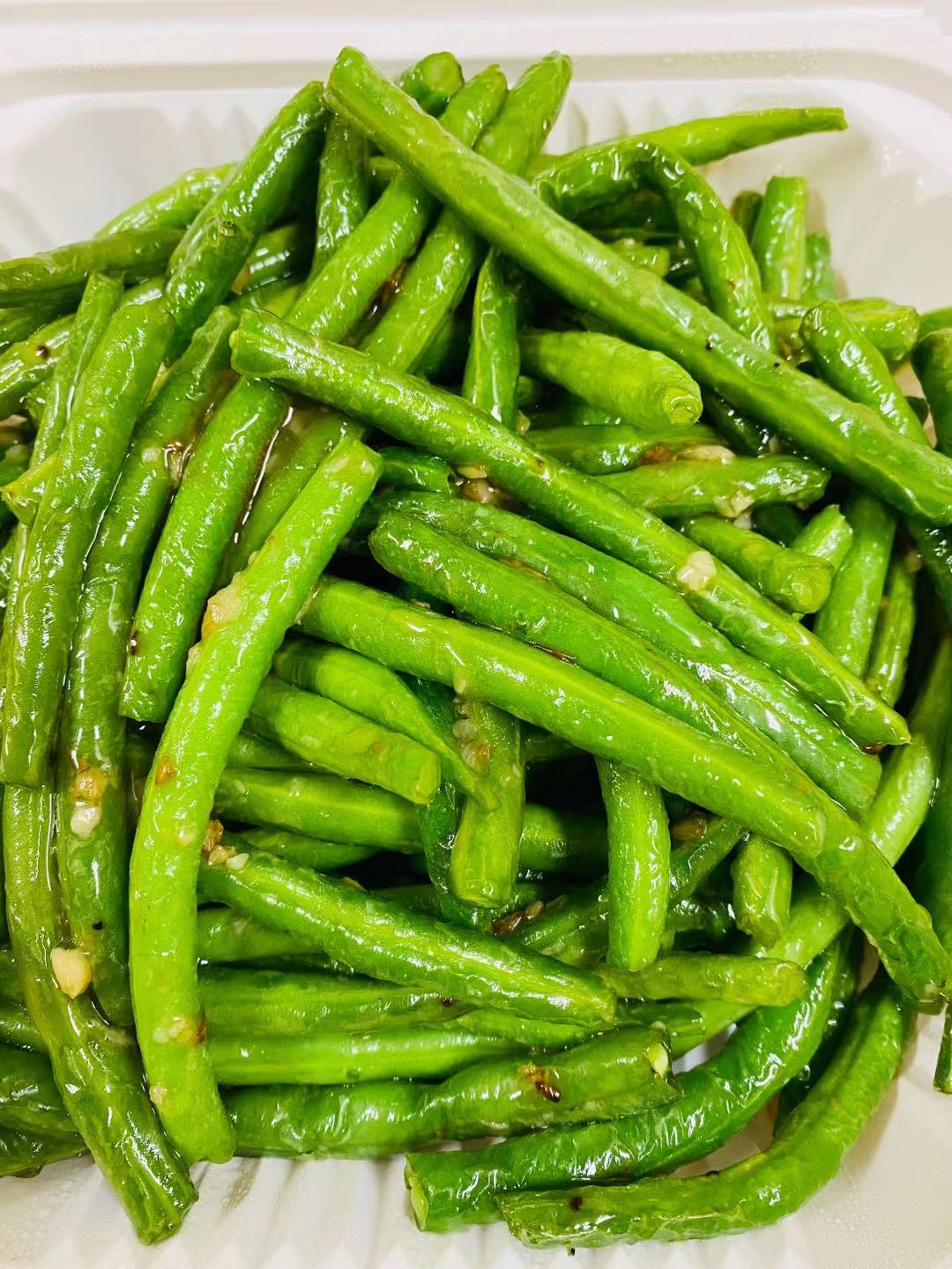 Order String Bean with Garlic  蒜蓉四季豆 food online from Dim Sum Club store, San Francisco on bringmethat.com