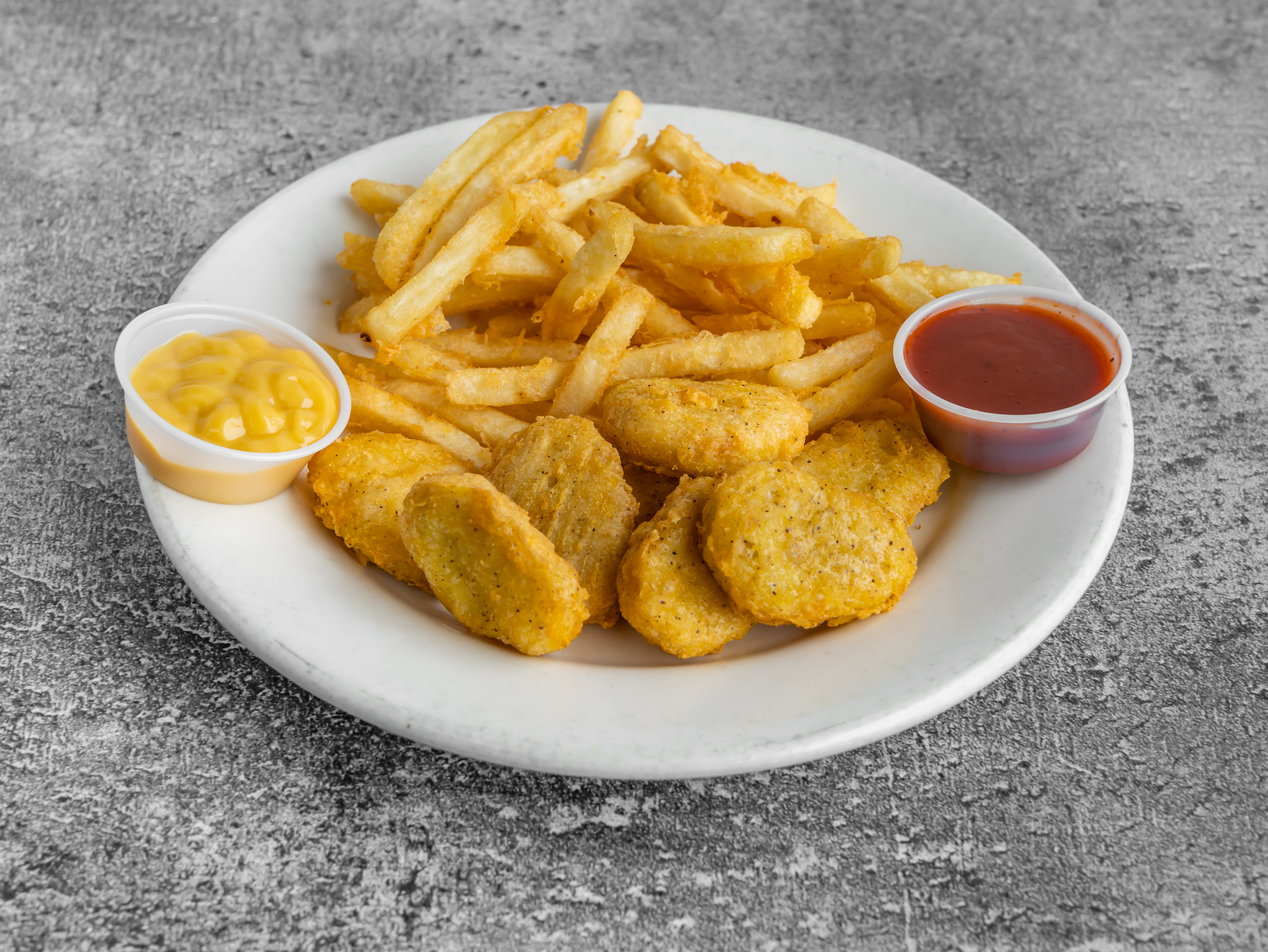 Order Chicken nuggets w/ff food online from La Pizzeria Del Sabor store, Yonkers on bringmethat.com