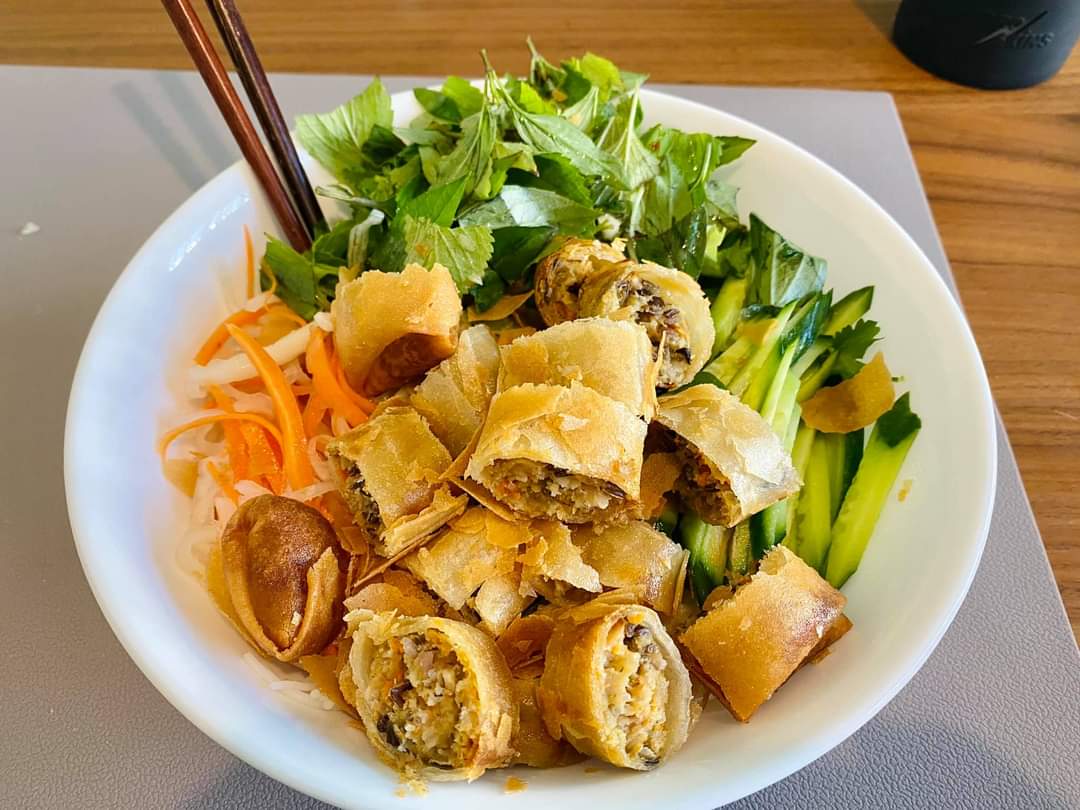 Order Egg Rolls with Rice Noodle- Bun cha gio  food online from Tuyet Mai store, San Francisco on bringmethat.com