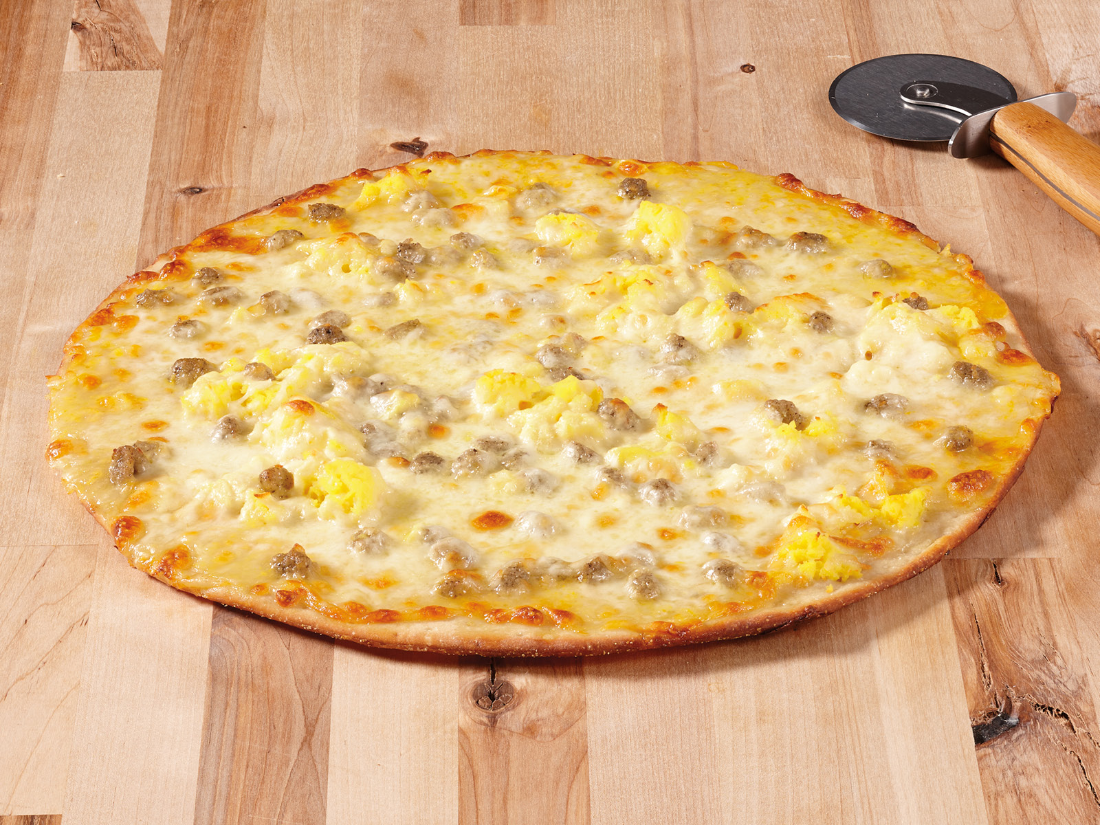Order Breakfast Pizza - Hot food online from Hy-Vee Mealtime store, Des Moines on bringmethat.com