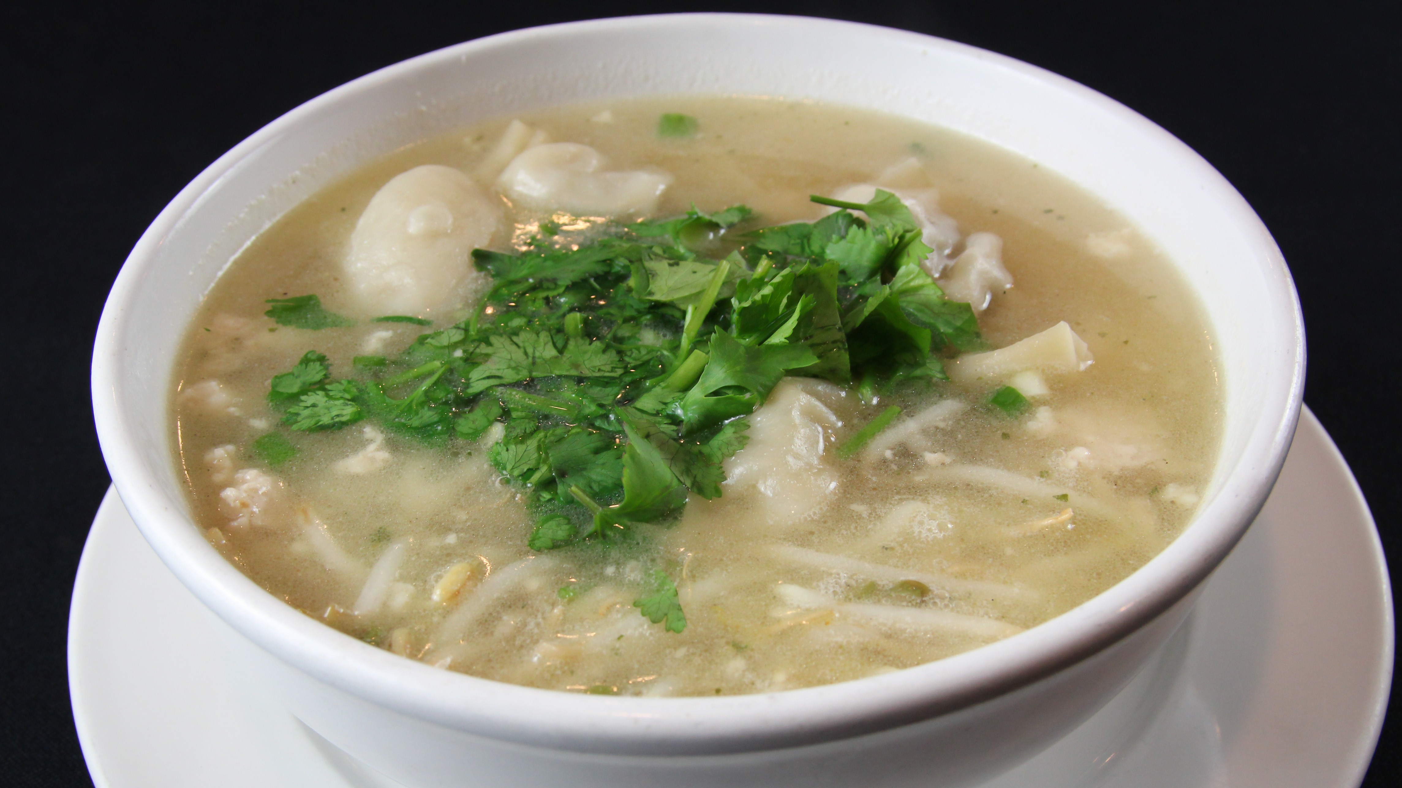 Order Wonton Soup food online from Basil Thai Cafe store, Columbus on bringmethat.com