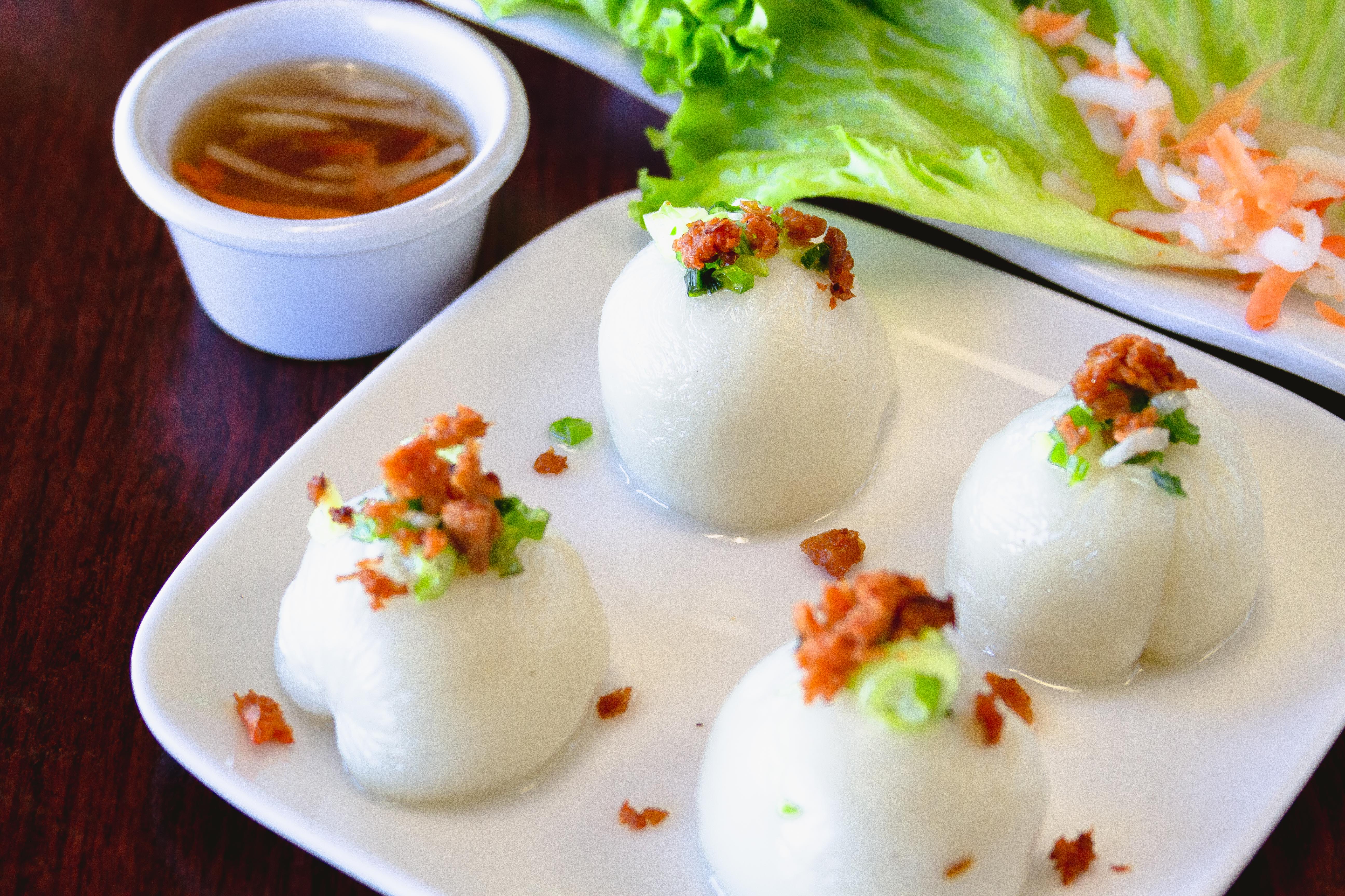Order Sticky Rice Dumpling (Ít Trần) food online from Thanh Tinh Chay store, San Diego on bringmethat.com