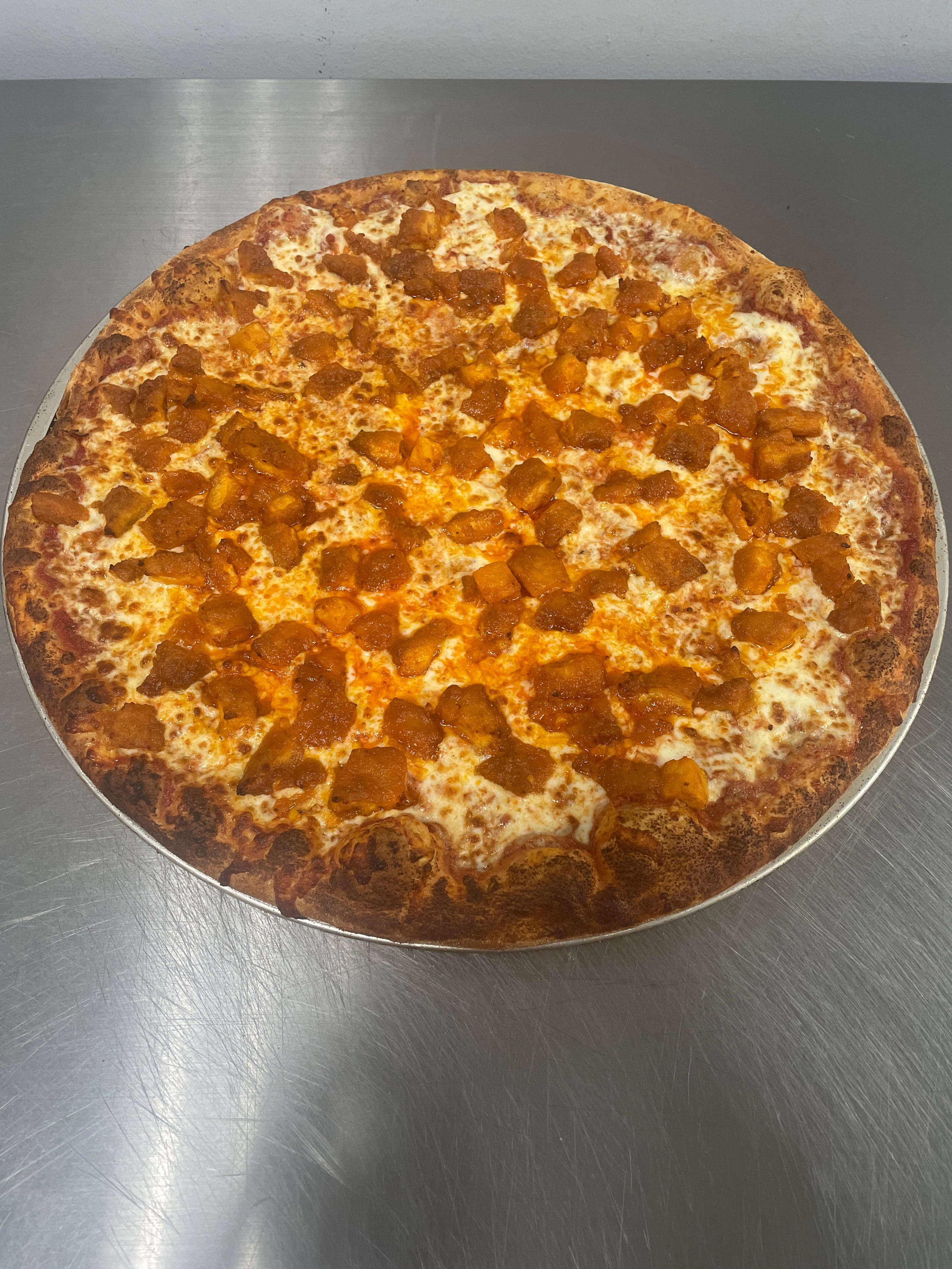 Order Chicken Wing Pizza - Small 14" (8 Slices) food online from Mick's Pizza store, Cohoes on bringmethat.com