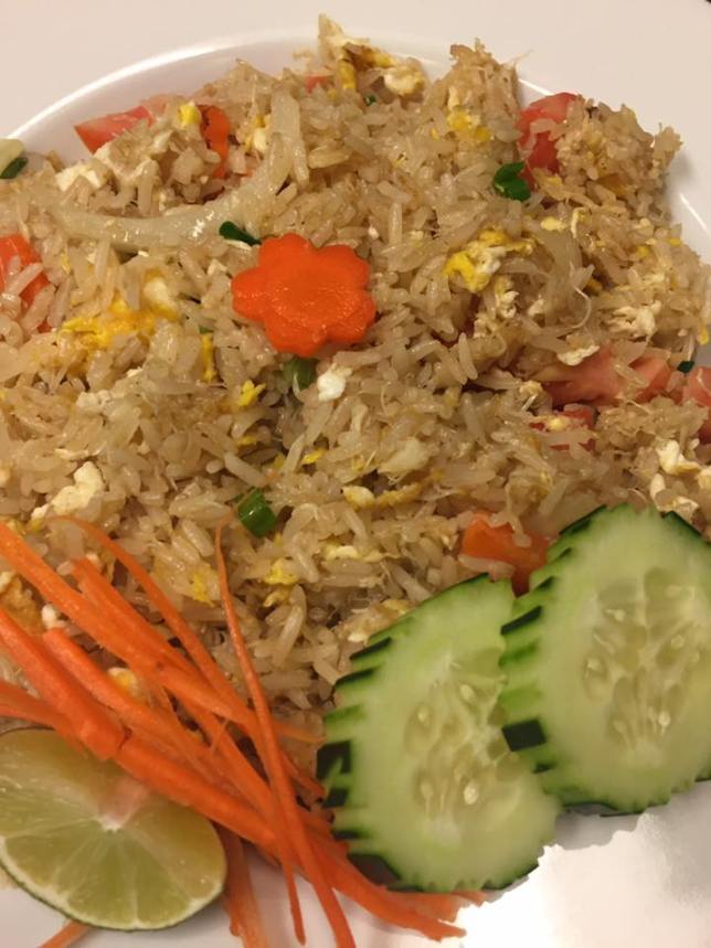 Order 40. Crab Fried Rice  food online from Rum Thai Bistro store, Lincoln on bringmethat.com