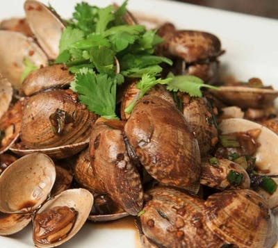 Order E8. Spicy Clams with Basil food online from Secret Recipe Asian Bistro store, Plano on bringmethat.com