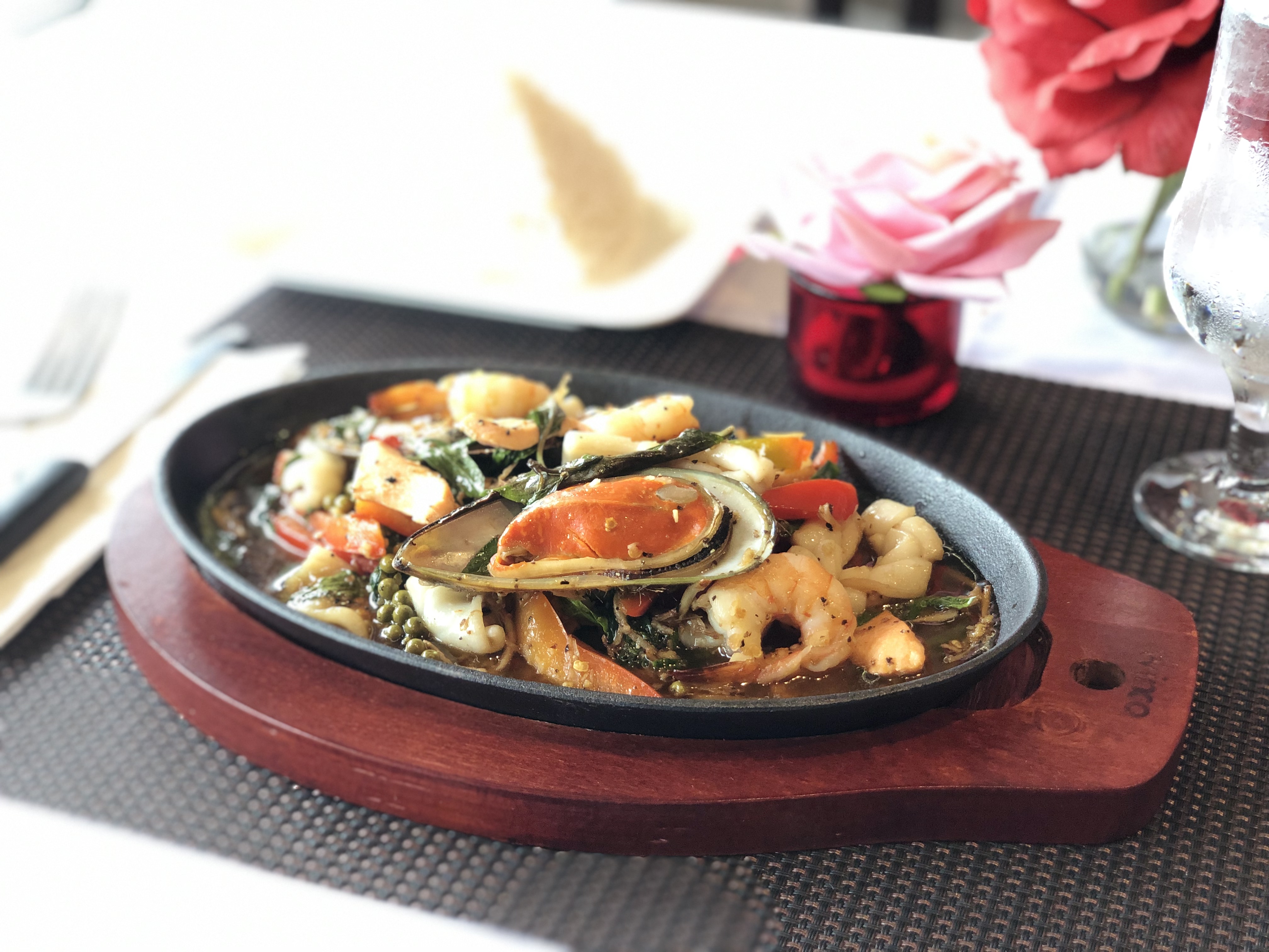 Order Sizzling Mixed Seafood Basil food online from Up 2u Thai Eatery store, Alameda on bringmethat.com