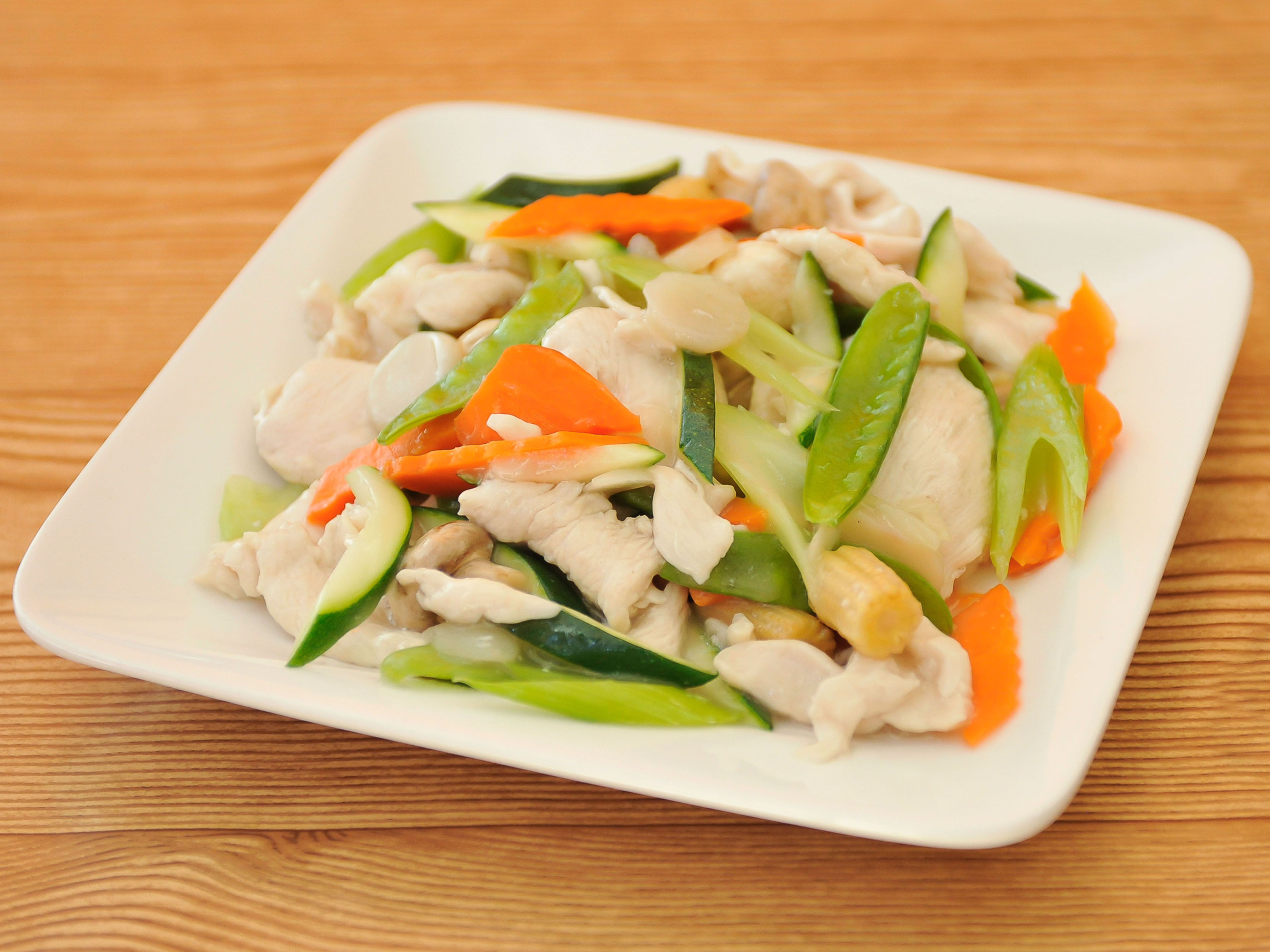 Order C9. Quart of Moo Goo Gai Pan Chicken food online from Golden Chinese Wok store, Lilburn on bringmethat.com