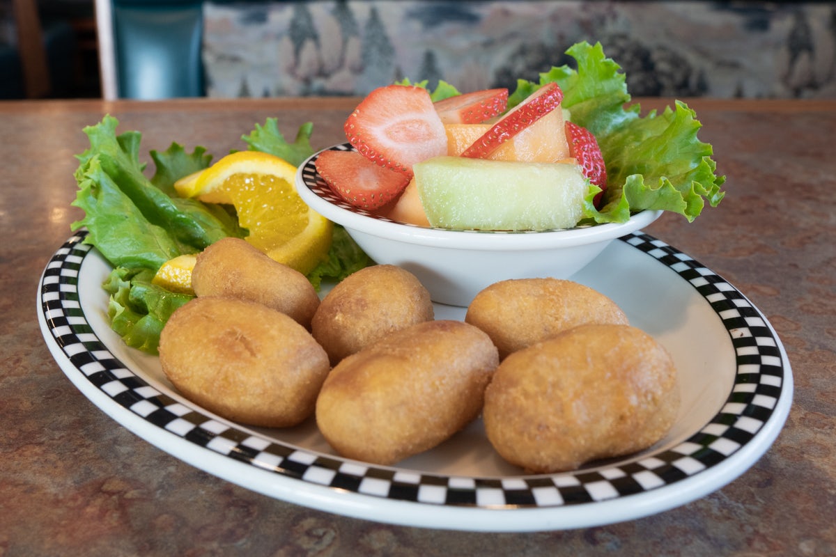 Order Cubs Granny Bear’s Mini Corn Dogs 6 pcs food online from Black Bear Diner store, Colorado Springs on bringmethat.com