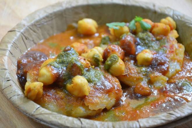 Order Aloo Tikki Chole Chaat food online from Chaat Junction store, Sunnyvale on bringmethat.com