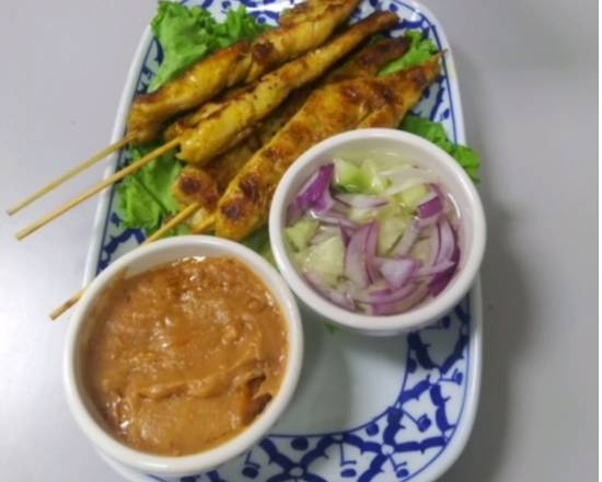 Order Chicken Satay (4 pcs) food online from Tomyumkung Thai Cafe store, Carrollton on bringmethat.com