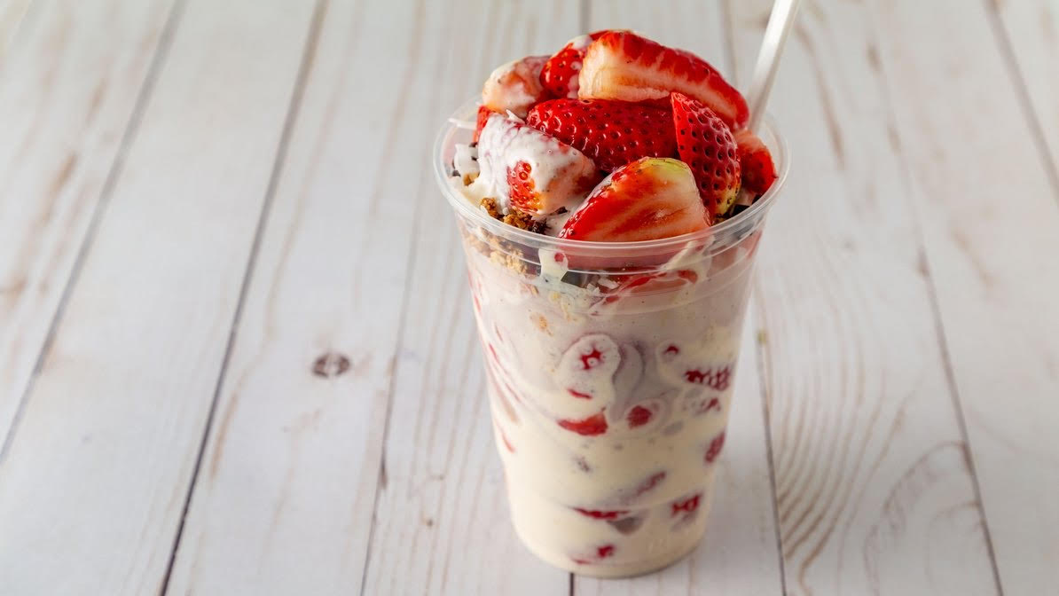 Order Strawberries and Cream food online from Tortas Oasis store, National City on bringmethat.com