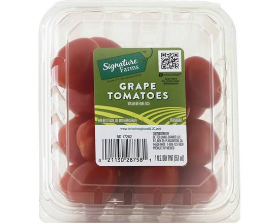 Order Signature Farms · Grape Tomatoes (1 pint) food online from Safeway store, Herndon on bringmethat.com