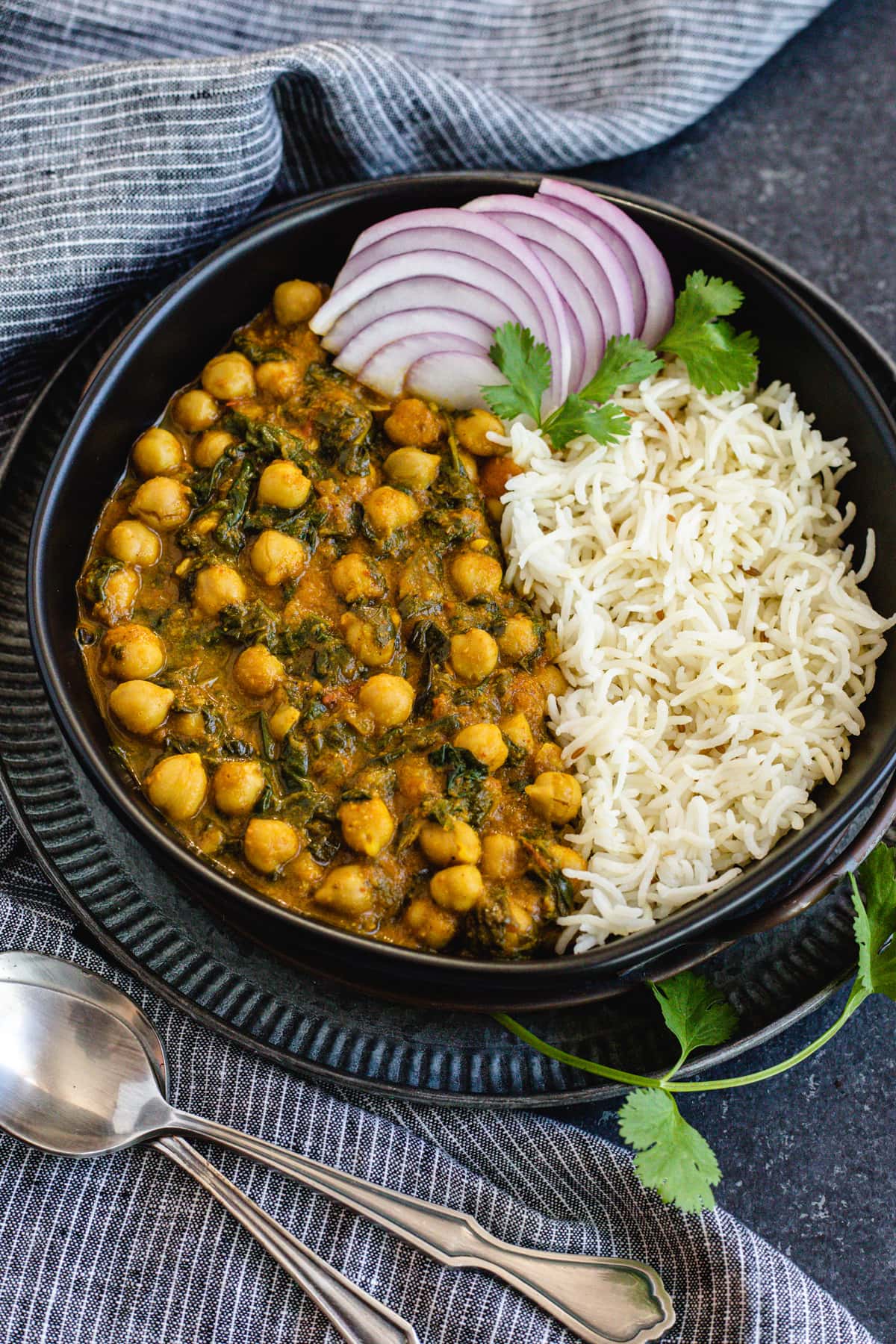 Order Chana Saag food online from King of Tandoor Fine Indian Restaurant store, Philadelphia on bringmethat.com