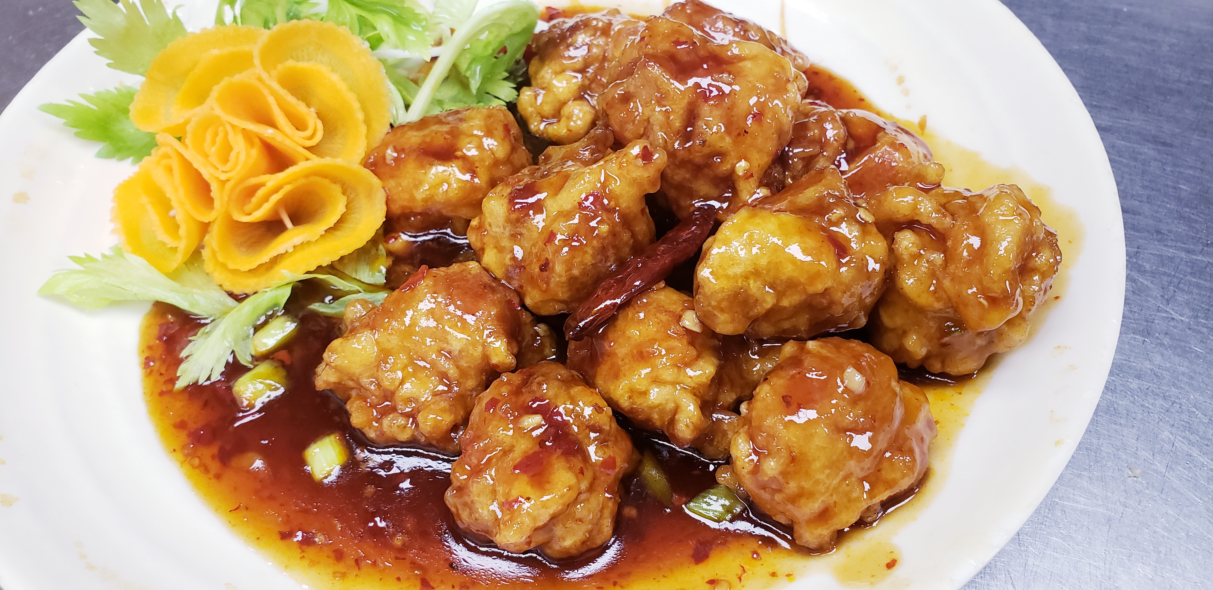Order General Tso's Chicken Dinner food online from Hunan Gourmet store, Frederick on bringmethat.com