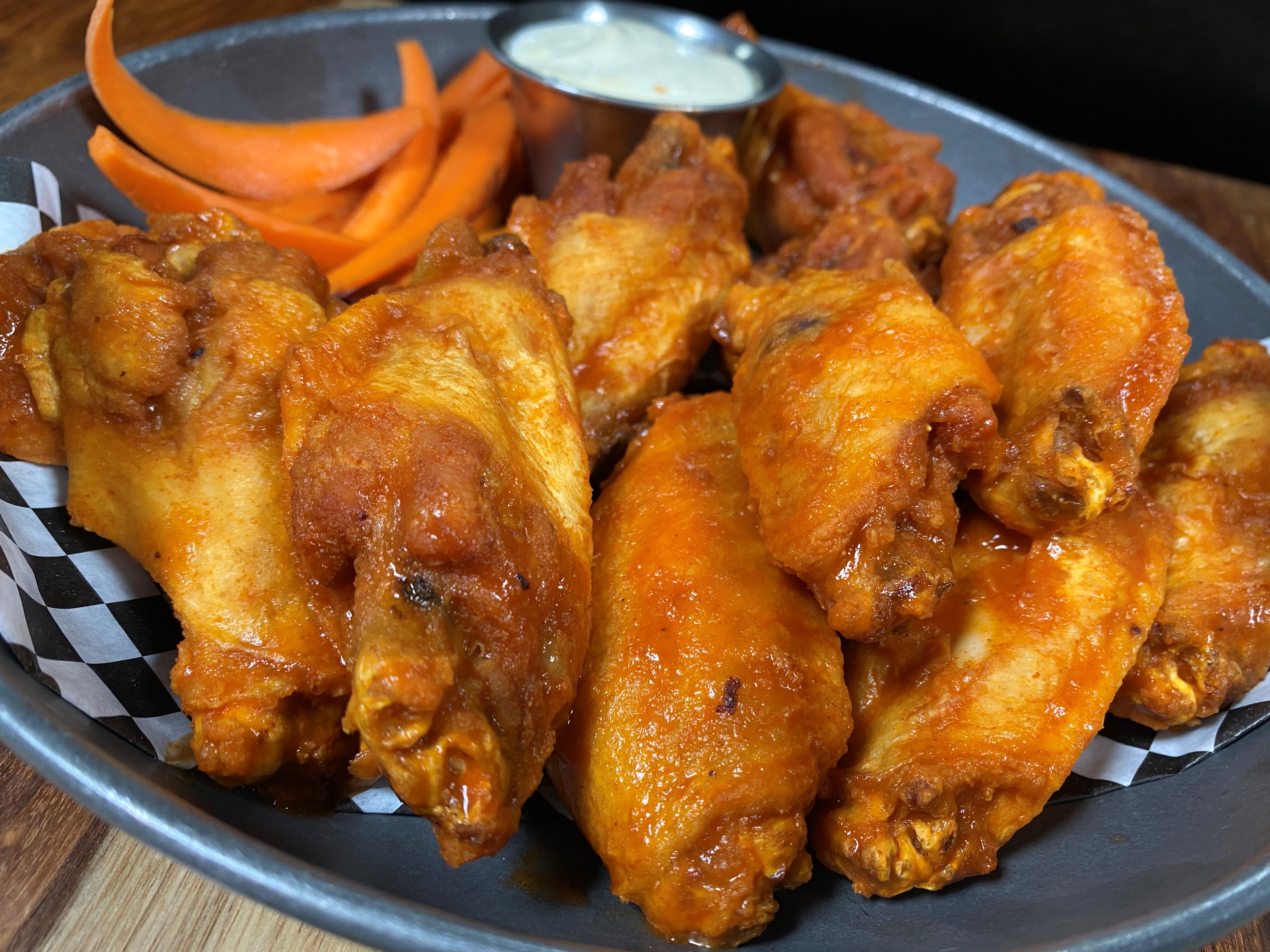 Order 10 Piece Wings food online from Taphouse Kitchen store, Phoenix on bringmethat.com