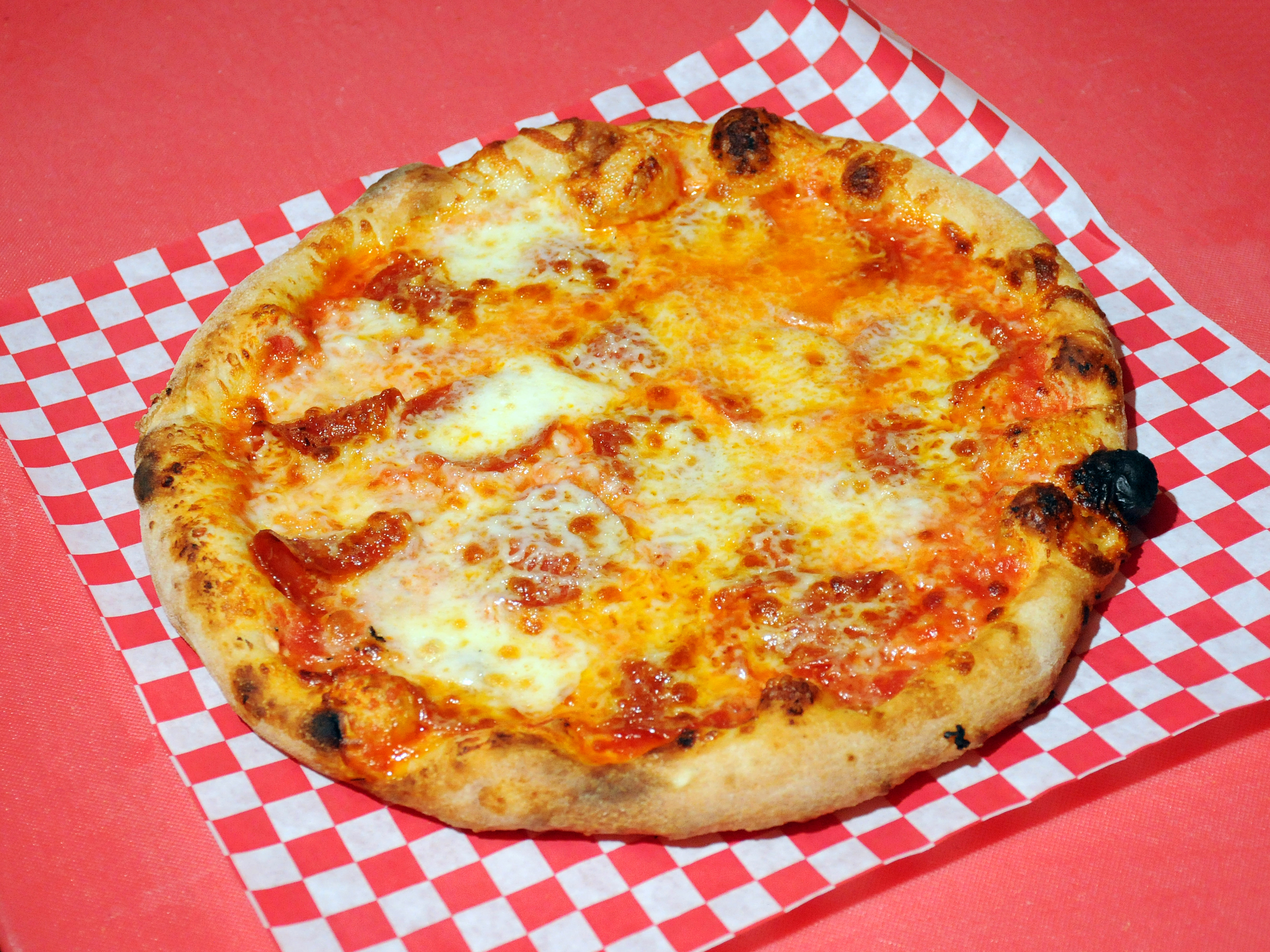 Order Classic Pepperoni Pizza food online from Aroma Artisan Pizza  store, Cedar Rapids on bringmethat.com