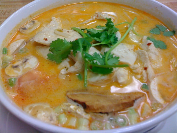 Order Tom Kha Noodle food online from Modern Thai Restaurant store, Montebello on bringmethat.com