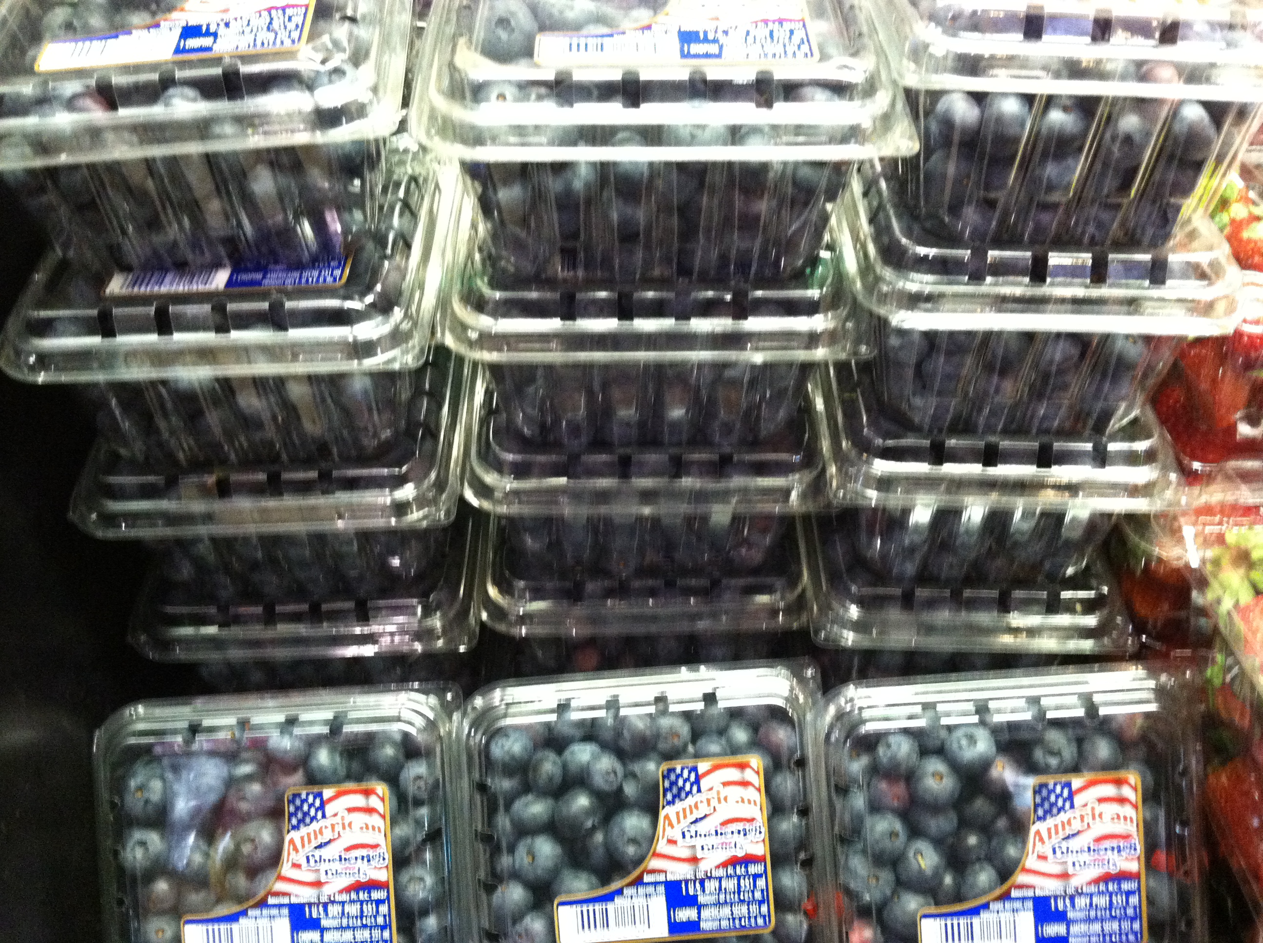 Order 1 Pint Blueberries food online from Ali baba organic market store, New York on bringmethat.com