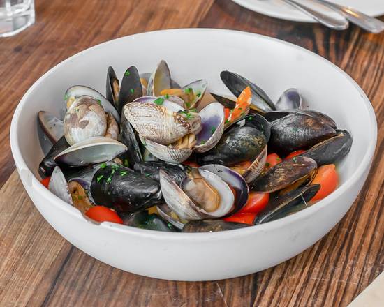 Order Sautéed Cozze and Vongole food online from California Fish Market store, San Francisco on bringmethat.com