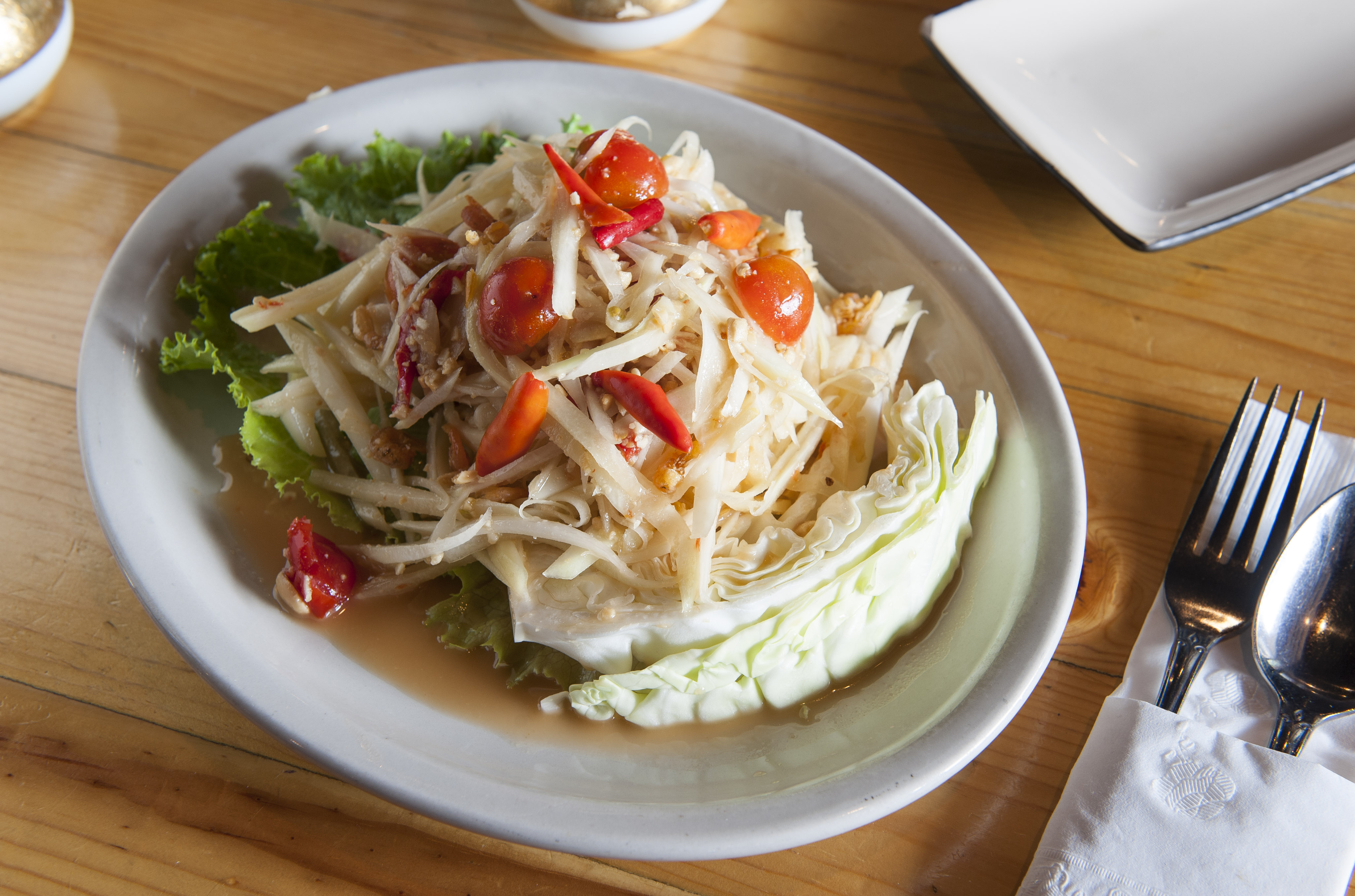 Order 29. Papaya Salad food online from Hollywood Thai Restaurant store, Los Angeles on bringmethat.com
