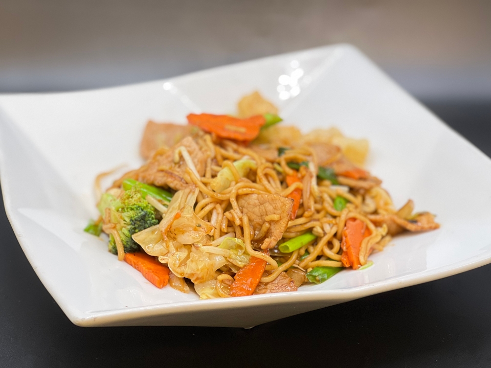 Order CHOW MEIN food online from Thai By Trio store, Los Angeles on bringmethat.com