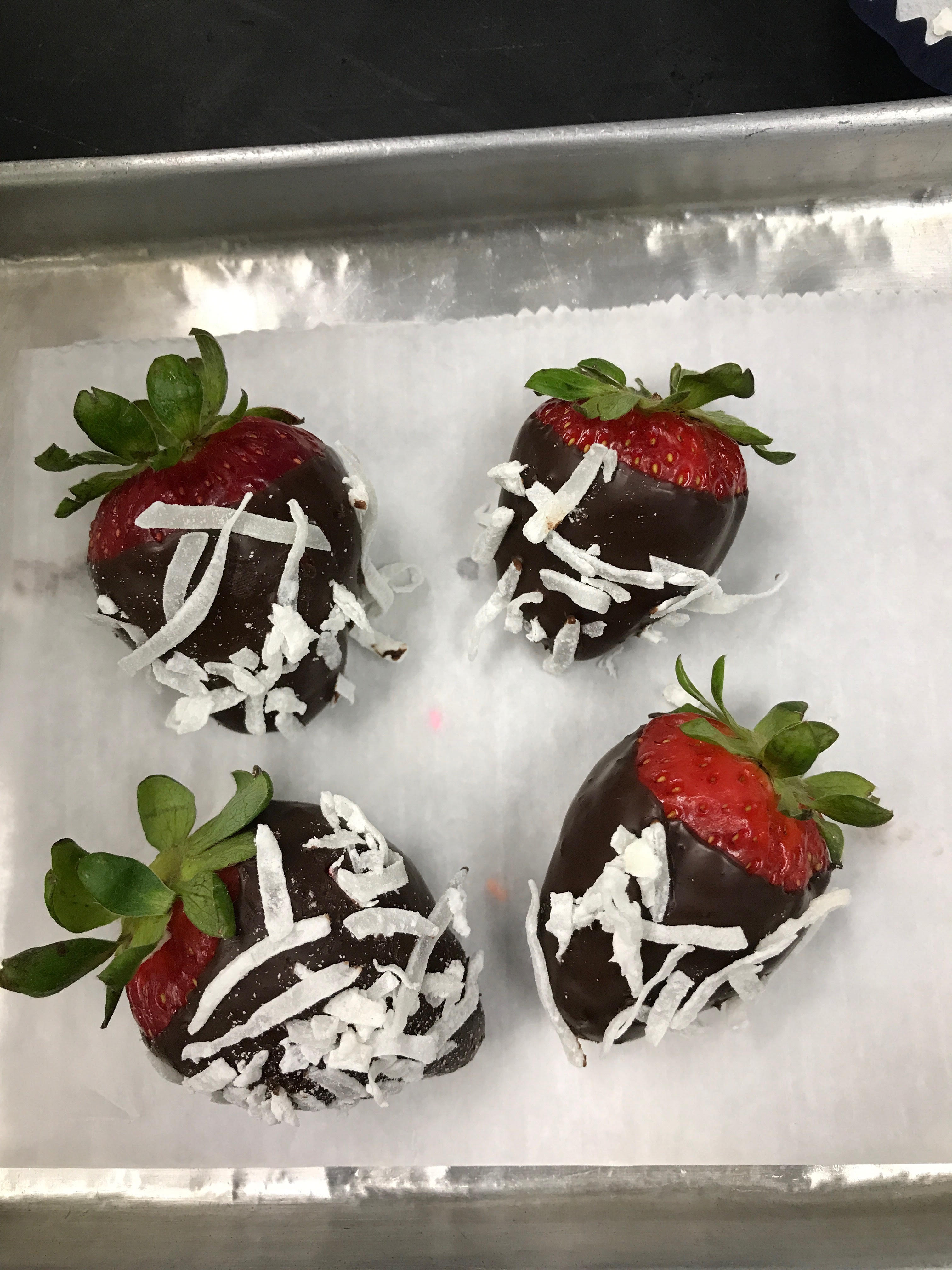 Order 4 Ct- Coconut Chocolate dipped strawberries! food online from Menchie Frozen Yogurt store, League City on bringmethat.com