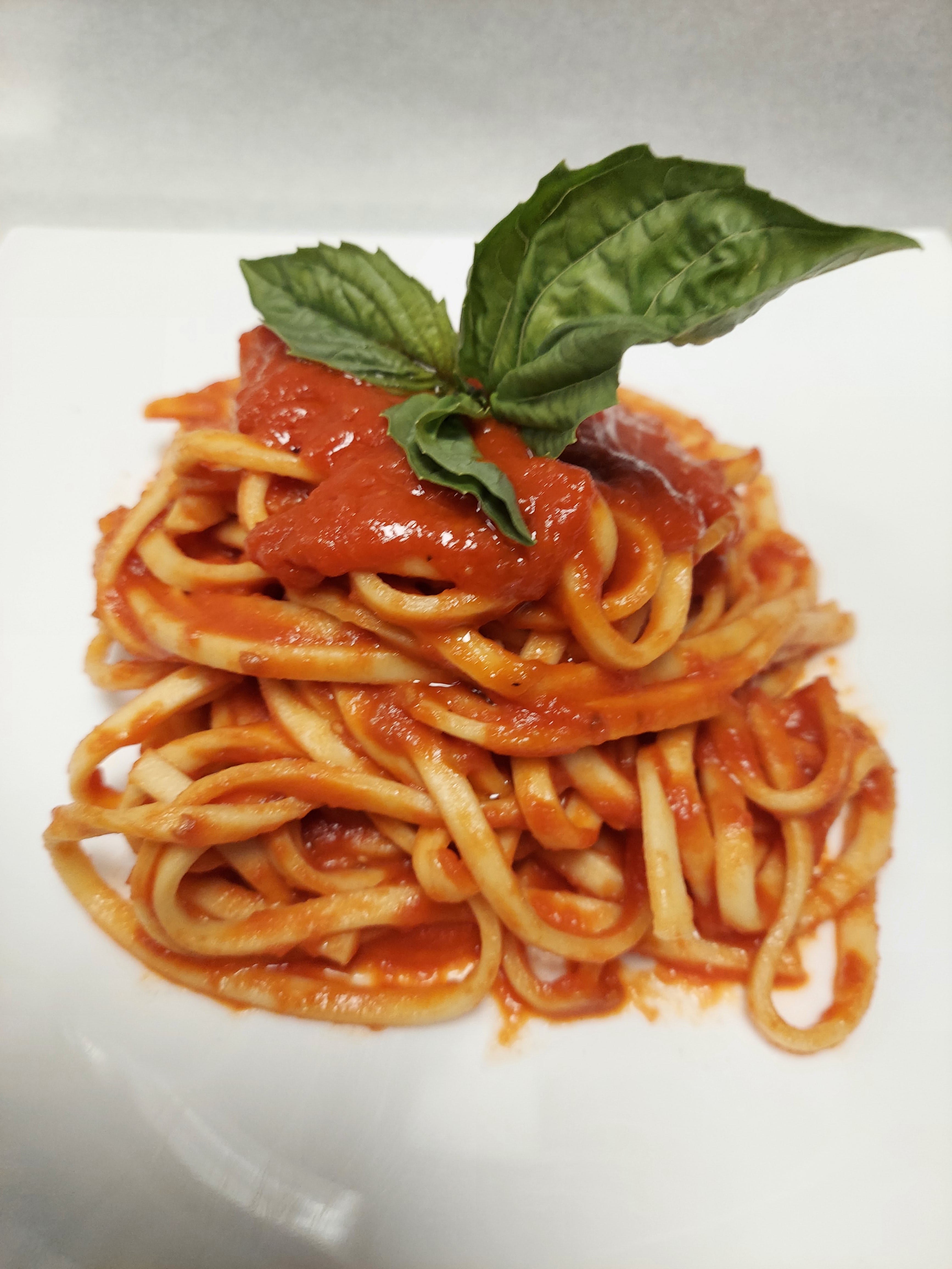 Order Spaghetti al Pomodoro - Pasta food online from Bottega 90 store, San Francisco on bringmethat.com