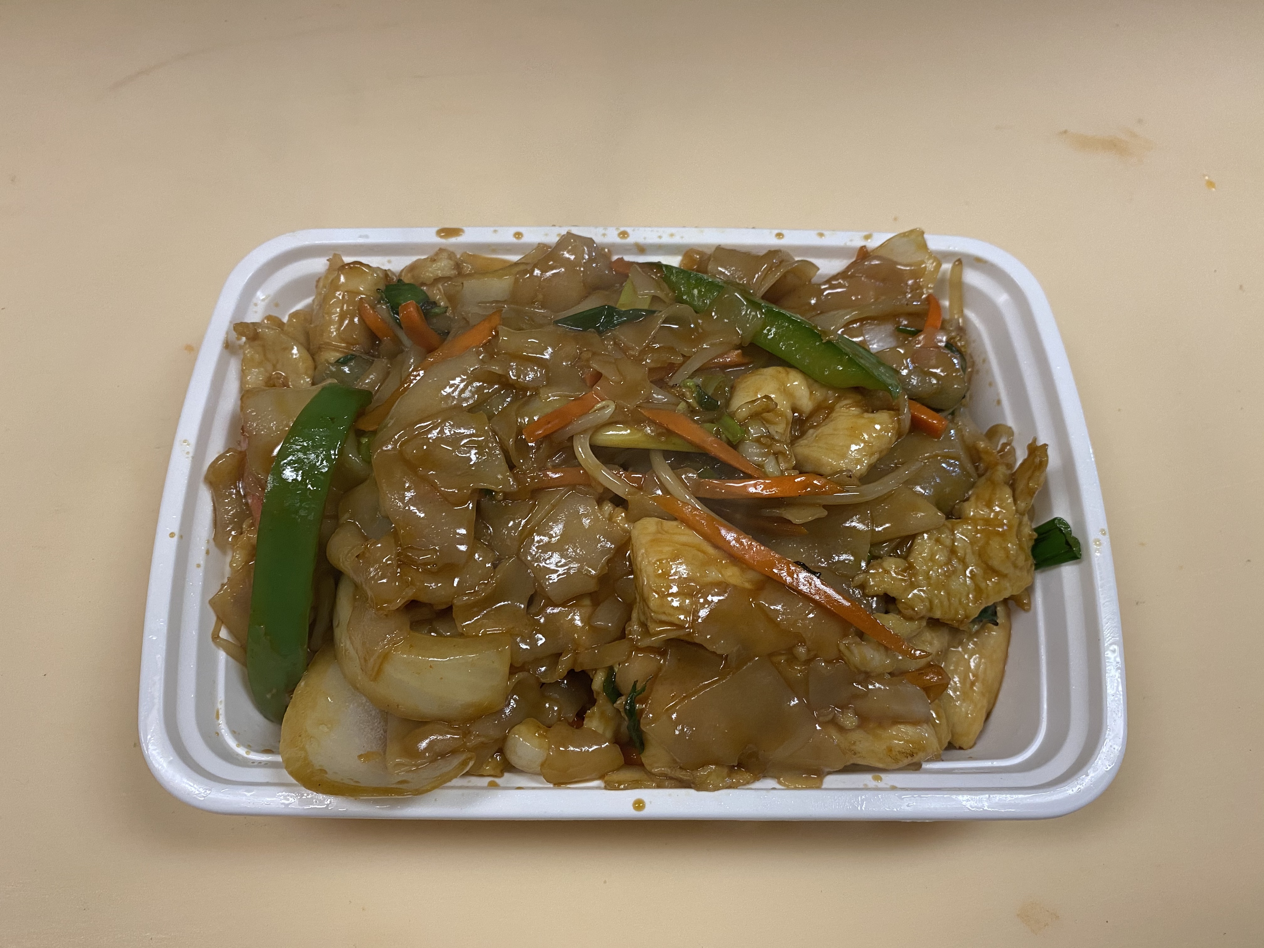 Order Chicken Chow Fun鸡河粉 food online from Kumo Asian Fusion store, Brick on bringmethat.com