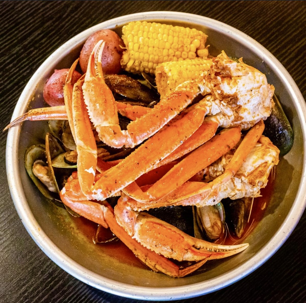 Order (D)1 lb. Crab Legs  & 1 lb. Mussels food online from Shakin Crab store, Manassas on bringmethat.com