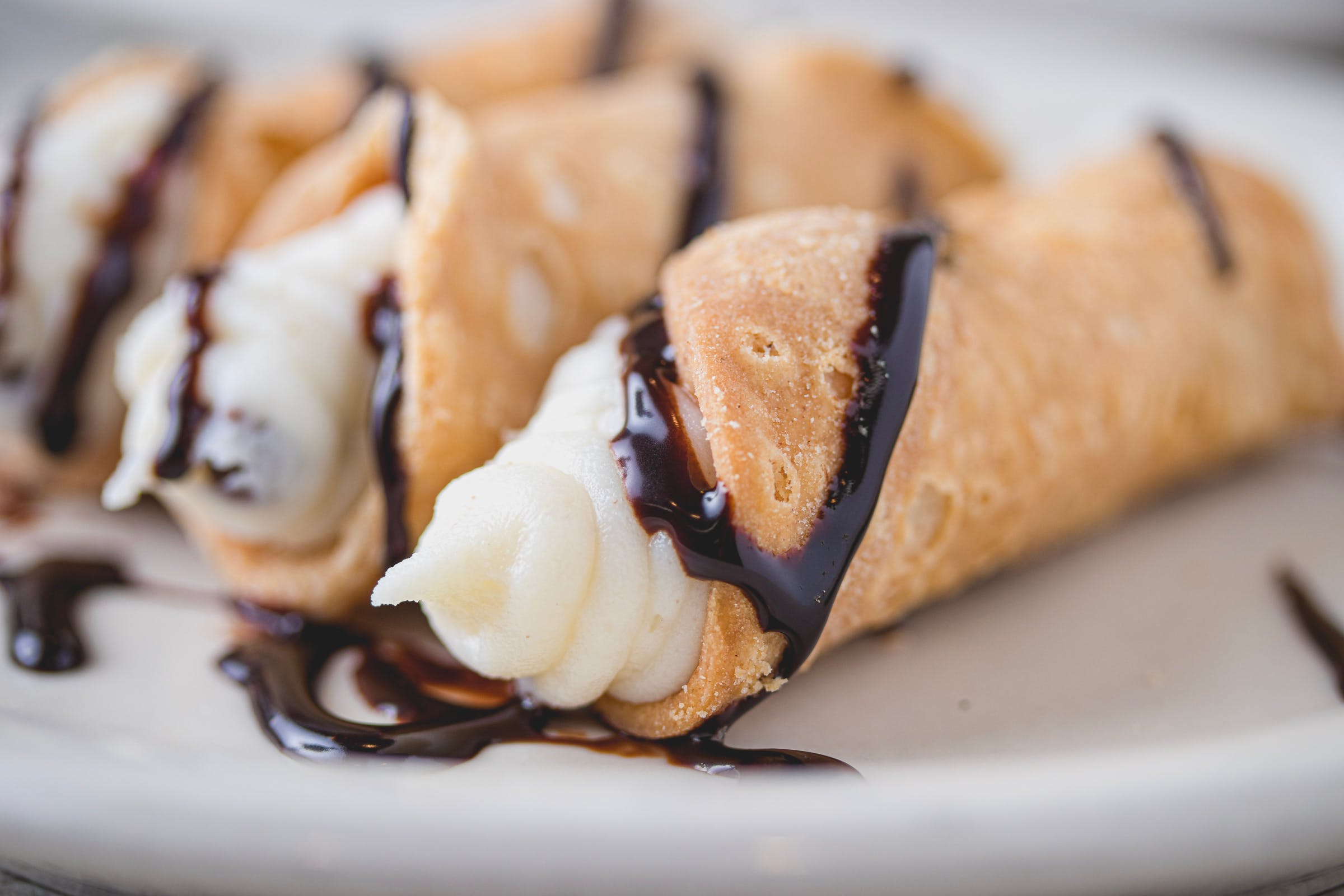 Order Cannoli - 3 Pieces food online from Mario Pizza & Pasta store, Seabrook on bringmethat.com