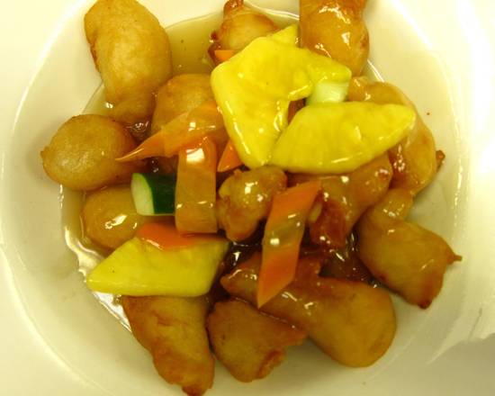 Order Sweet and Sour Plate  甜酸鸡 food online from Koi Fine Asian Cuisine & Lounge store, Evanston on bringmethat.com