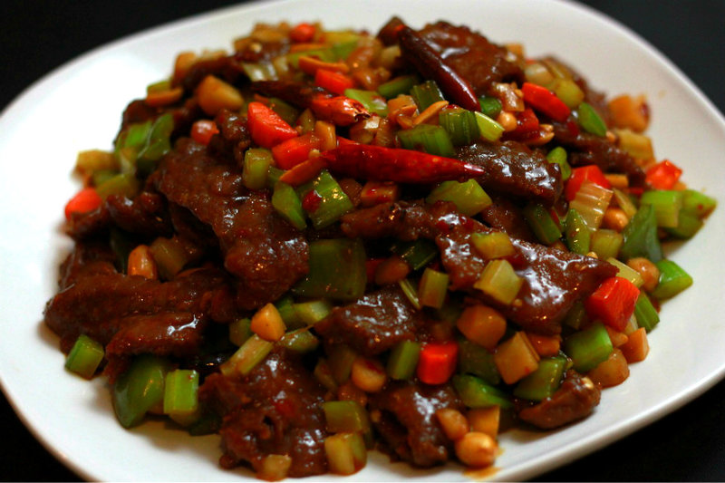 Order 30. Beef with Pea Pods Lunch food online from New Wong Chinese Restaurant store, Wickliffe on bringmethat.com
