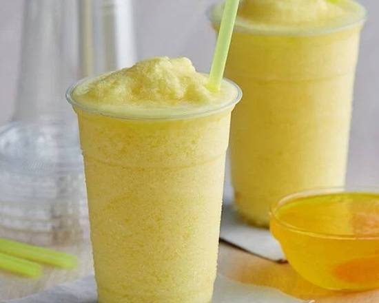 Order Pineapple Smoothie - 16 oz Cup food online from Lb Cake Stop store, Baldwin Park on bringmethat.com