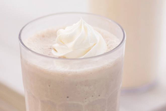 Order Vanilla Shake food online from Perkins Restaurant & Bakery store, Wheeling on bringmethat.com