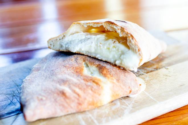 Order Calzone Di Apulia food online from Tommy Tavern + Tap store, Princeton on bringmethat.com
