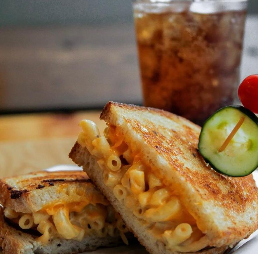 Order Grilled Mac & Cheese food online from Dallas Grilled Cheese Co store, Dallas on bringmethat.com
