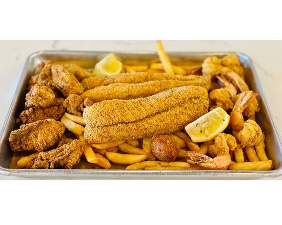 Order Pick Three Fried Platter food online from Em's Seafood Kitchen store, Manvel on bringmethat.com