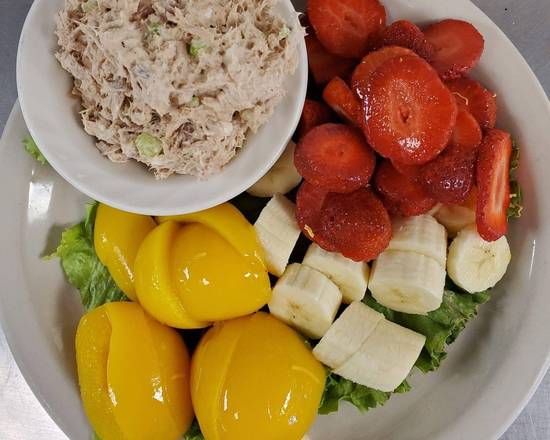 Order Tuna Salad food online from Mama's Daughters' Diner store, Irving on bringmethat.com