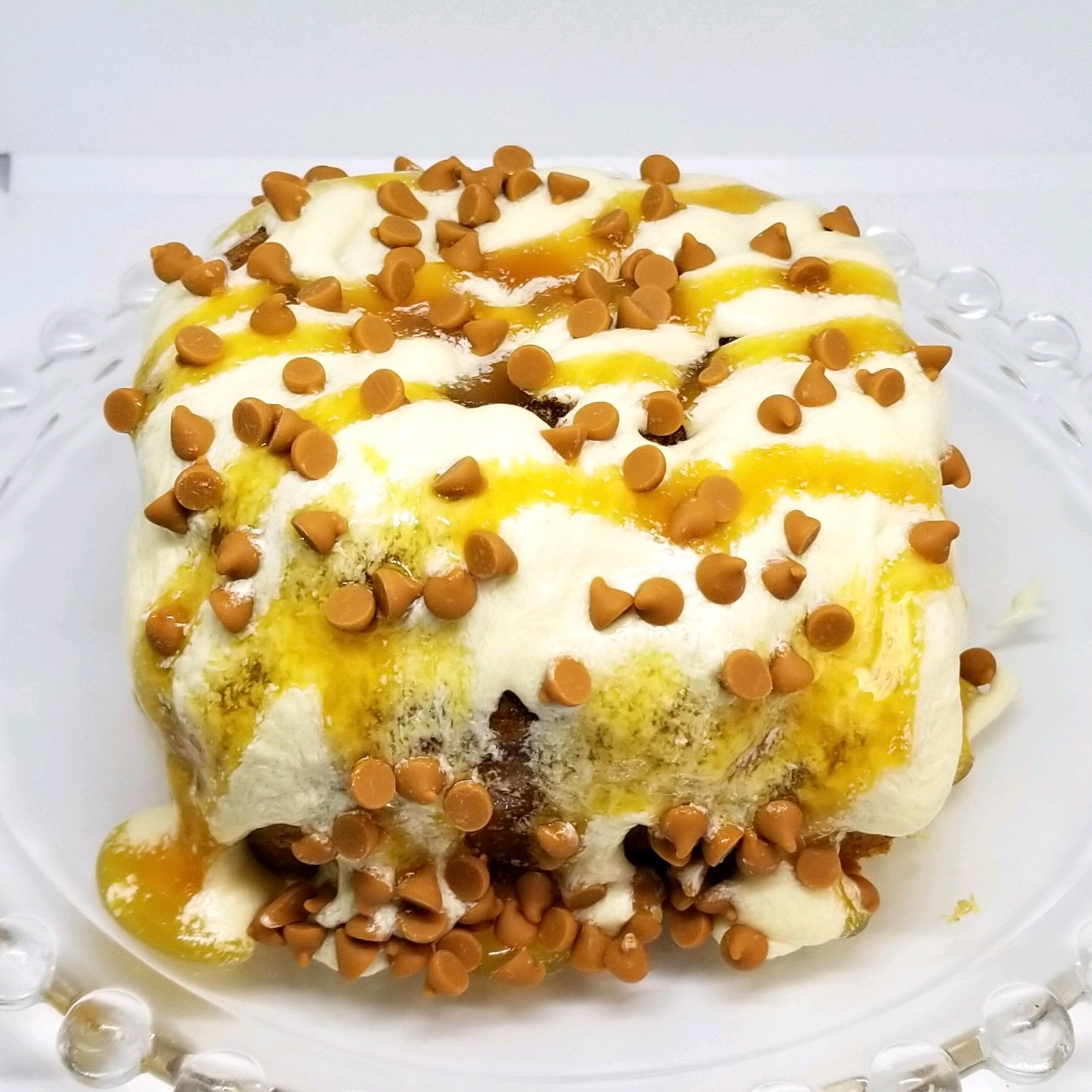 Order Butterscotch Delight Roll food online from Cinnamom store, Grand Blanc on bringmethat.com