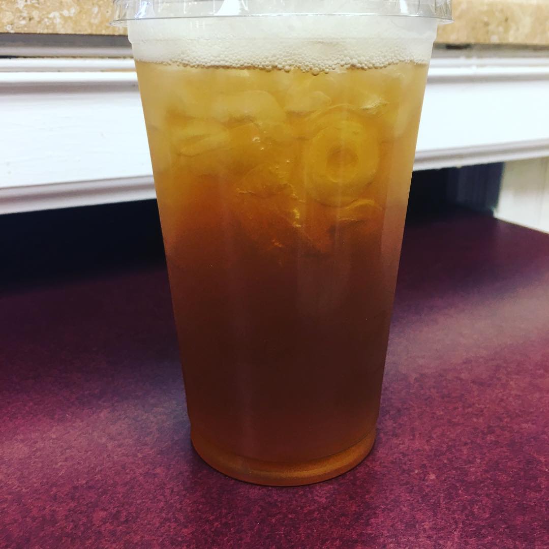 Order 20 oz. Iced Tea food online from The Coffee Shop At Ridgewood store, Youngstown on bringmethat.com